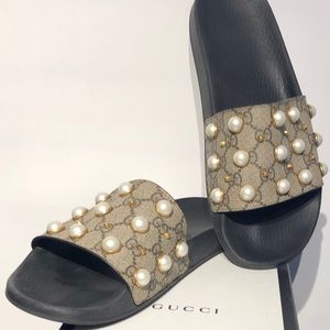 GUCCI GG Supreme Pearl & Gold Stud Slides Size 42